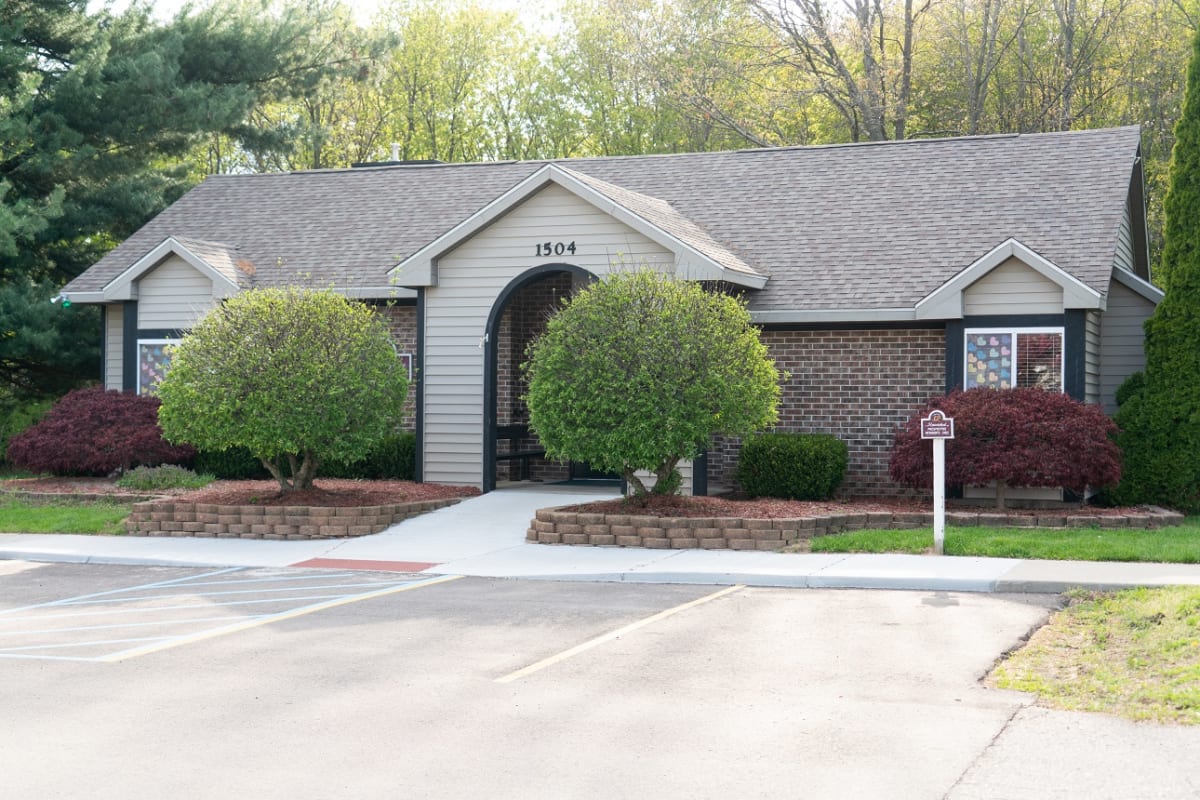 Photos and Video of Yorkshire Place Apartments in Howell, MI